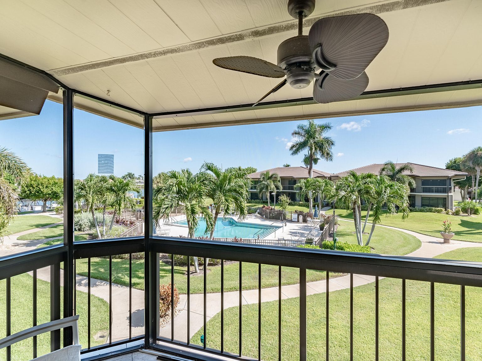 513 Seaview Ct APT P3 Marco Island, FL 34145 - Thumbnail 2