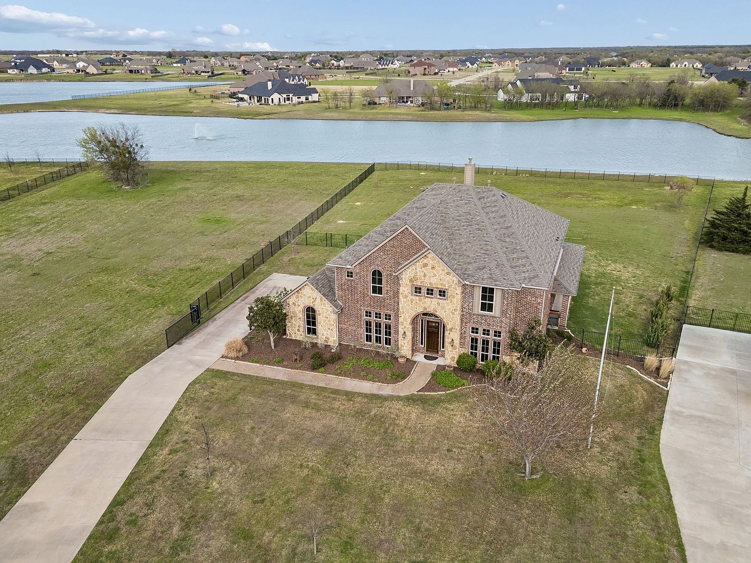 3030 Wincrest Dr Rockwall, TX 75032  | Single Family