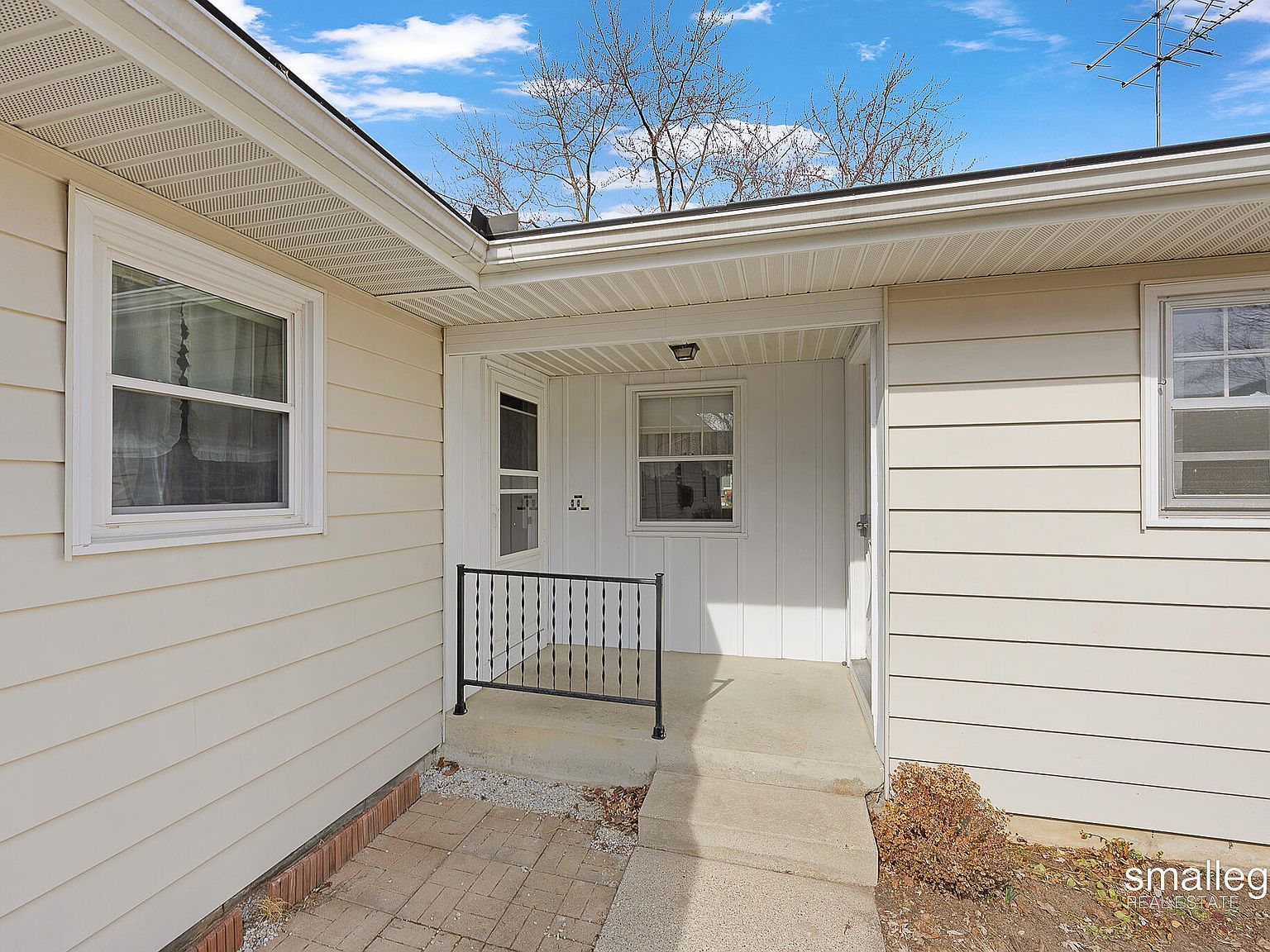 631 Blue Ash Dr SE Kentwood, MI 49548 - Thumbnail 2