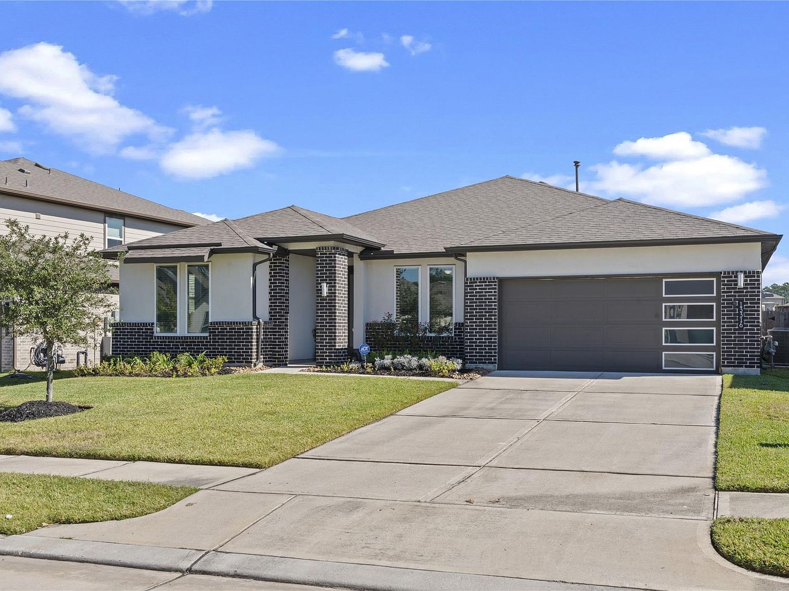 13316 Bear Creek Ct Conroe, TX 77384 - Thumbnail 2