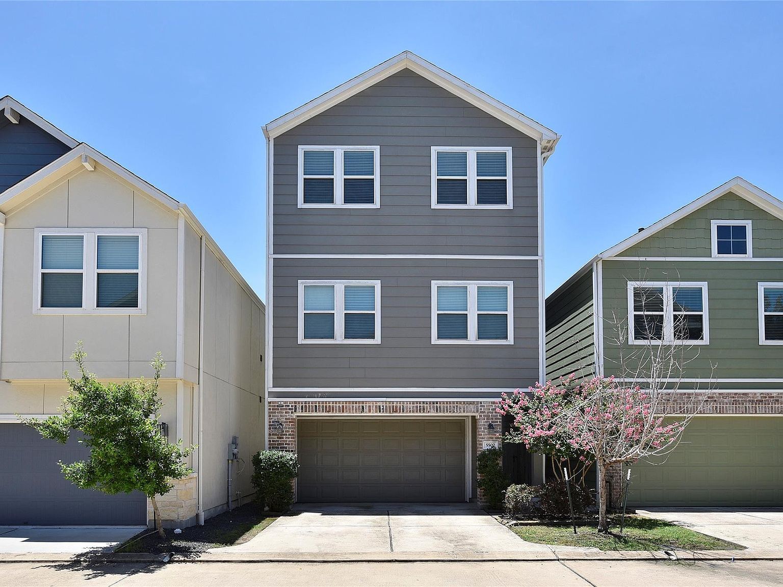 5502 Camaguey St Houston, TX 77023 - Thumbnail 2