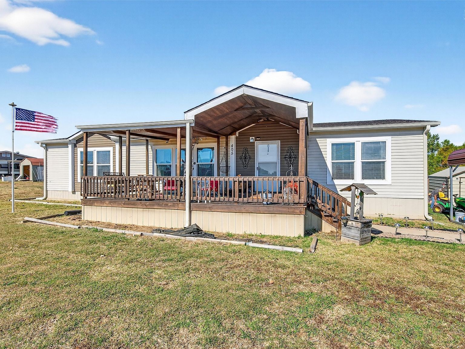 405 Stetson Dr Whitesboro, TX 76273 - Thumbnail 2