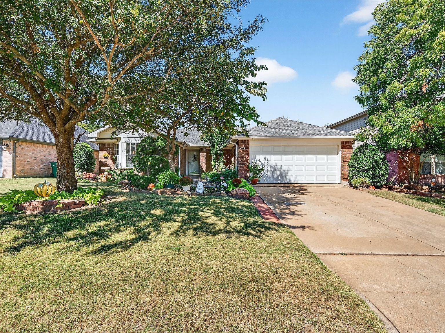 1712 Timberline Ln Sherman, TX 75092 - Thumbnail 2