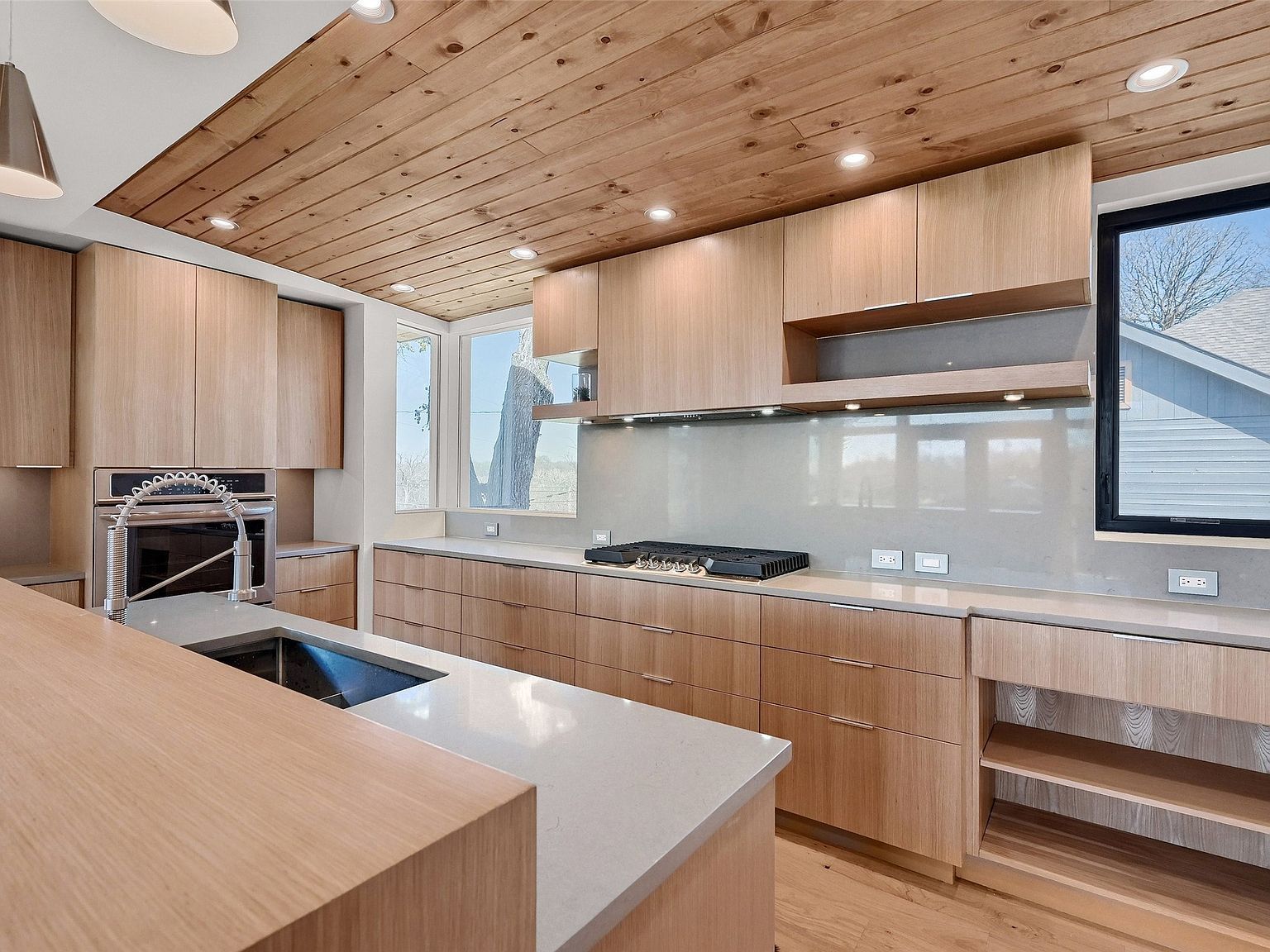 715 N Elm St Sherman, TX 75090 - Thumbnail 2