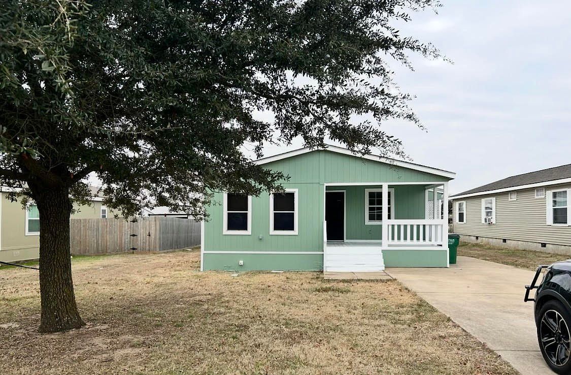 315 Glenwood St Gainesville, TX 76240 - Thumbnail 2