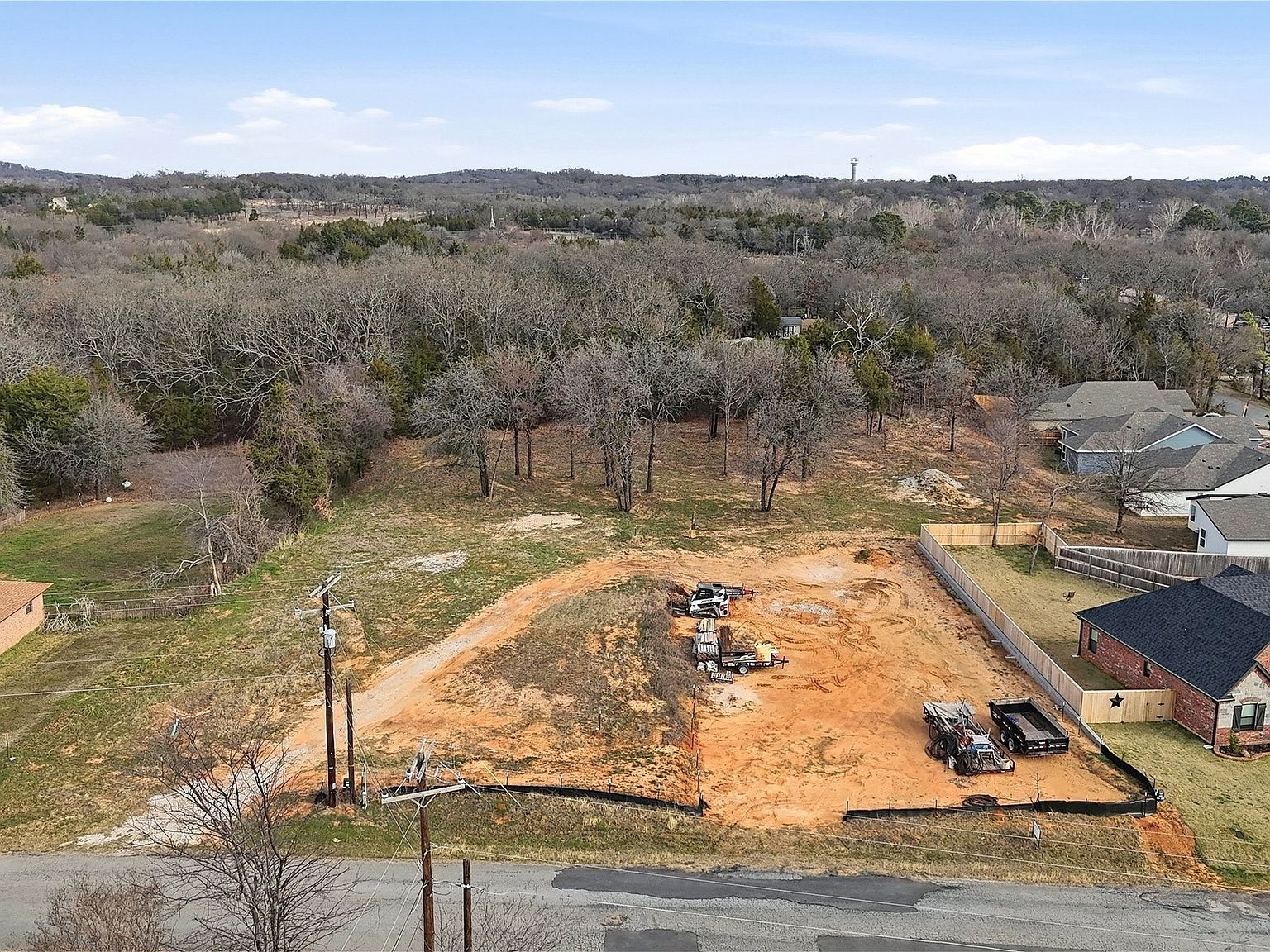 1709 Cathey Dr Denison, TX 75020 - Thumbnail 2