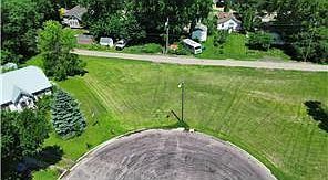 113 Parker Ln Redwood Falls, MN 56283 - Thumbnail 2