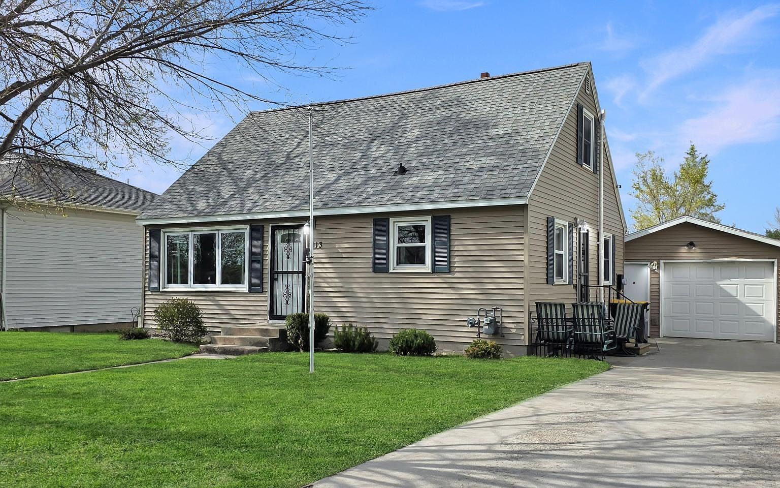 913 E Elm St Redwood Falls, MN 56283, 56283