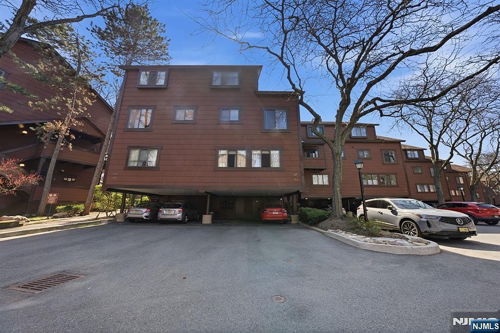 166 Sandcastle Ky Secaucus, NJ 07094  | New build