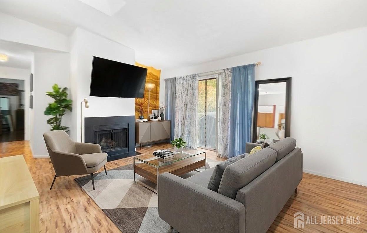 107 Rachel Ct Franklin Park, NJ 08823  | Condominium