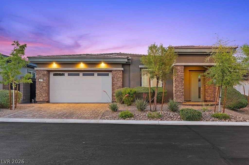 8 Reflection Cove Dr Henderson, NV 89011  | Single Family