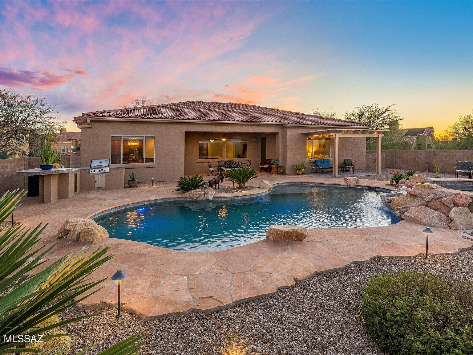 10561 S Coyote Melon Loop Vail, AZ 85641 - Thumbnail 2