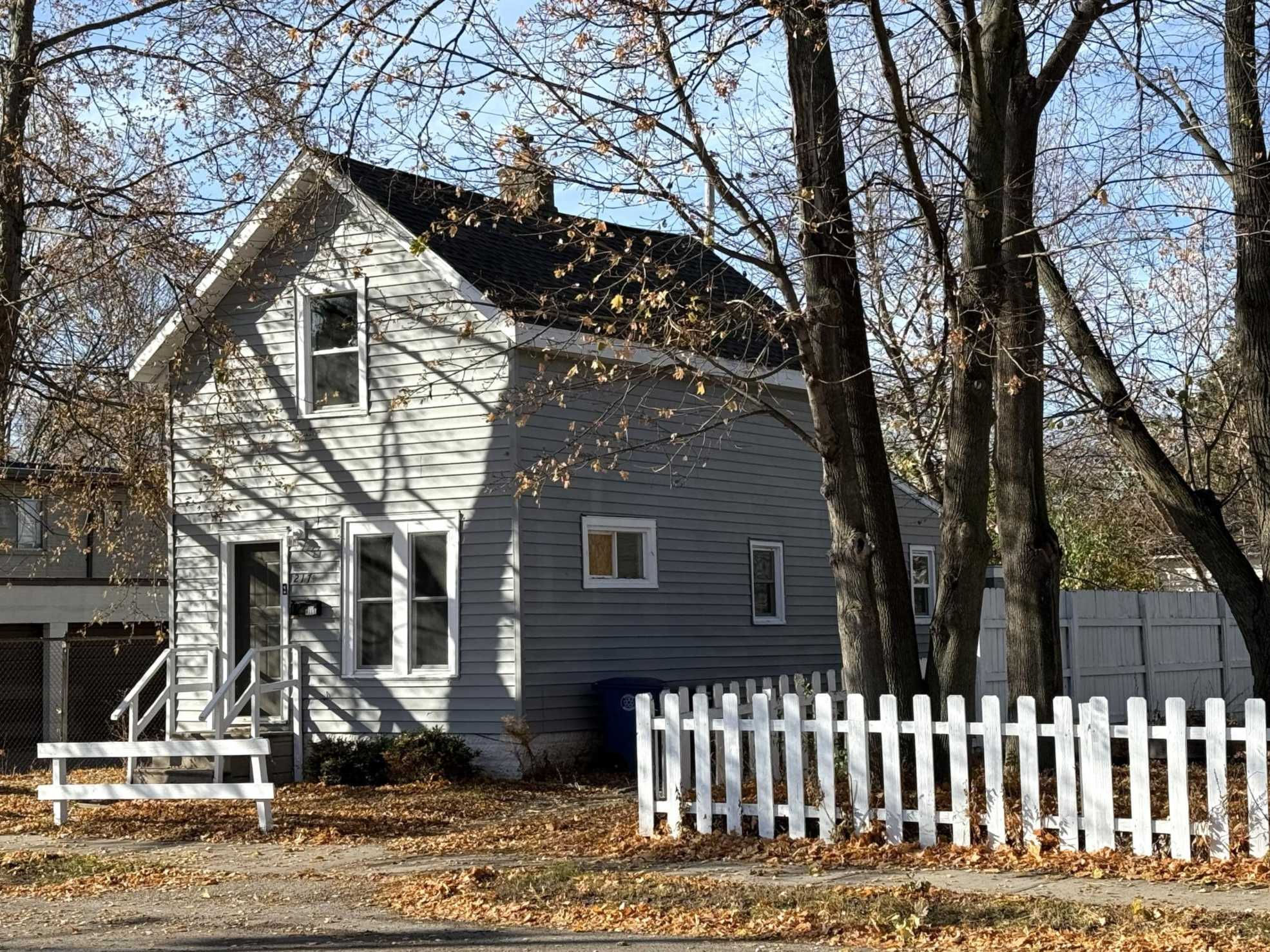 217 Mill Street, Oshkosh, WI, USA, 54901  | Single Family