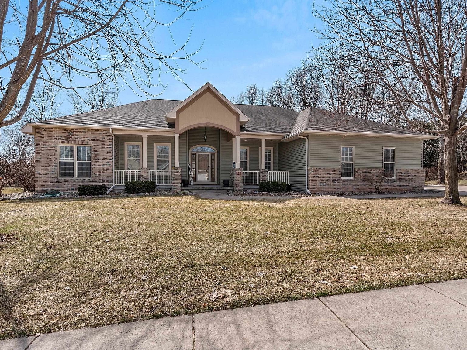 1055 Zacher Dr Oshkosh, WI 54901  | Single Family