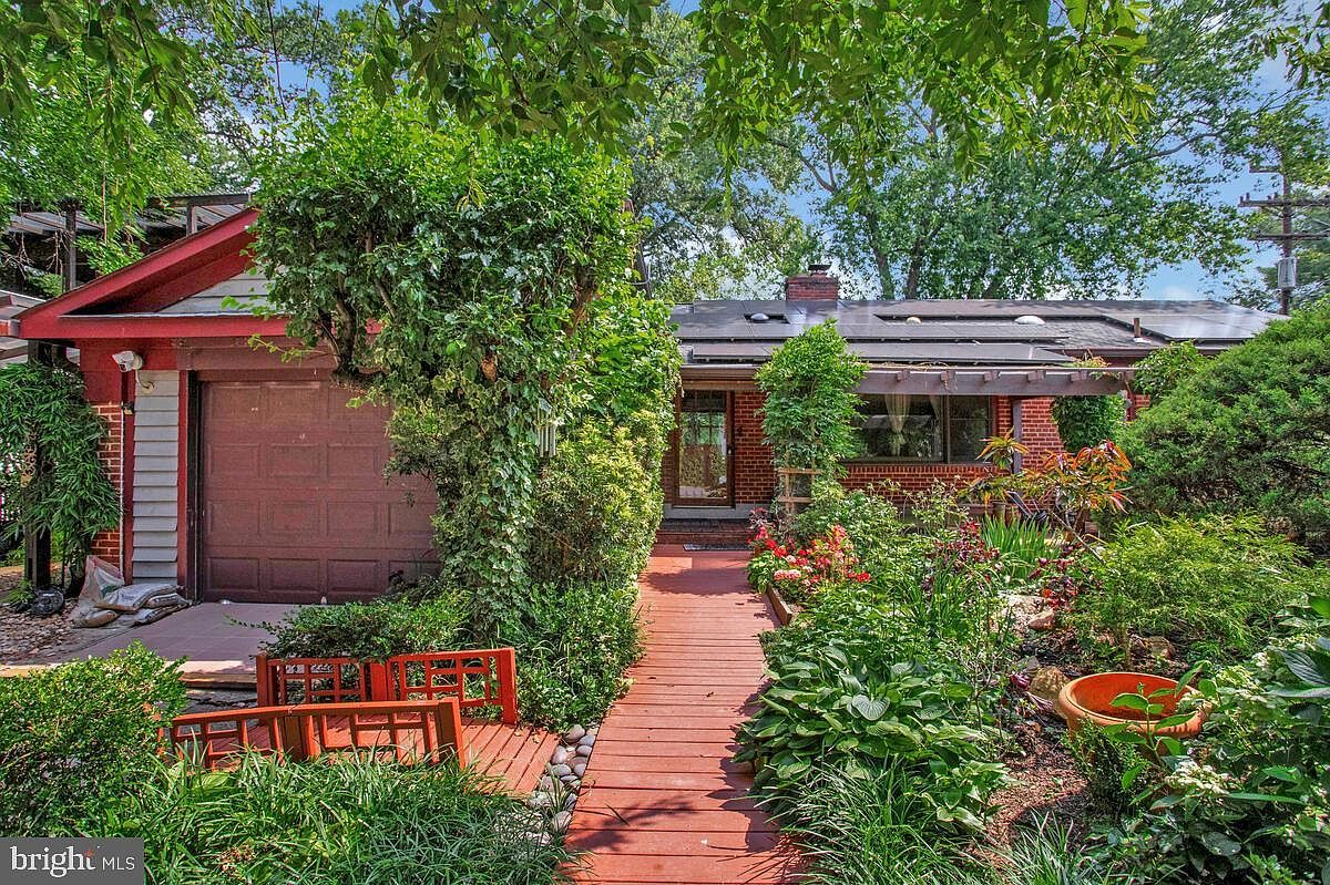 997 N Sycamore St Falls Church, VA 22046 - Thumbnail 2