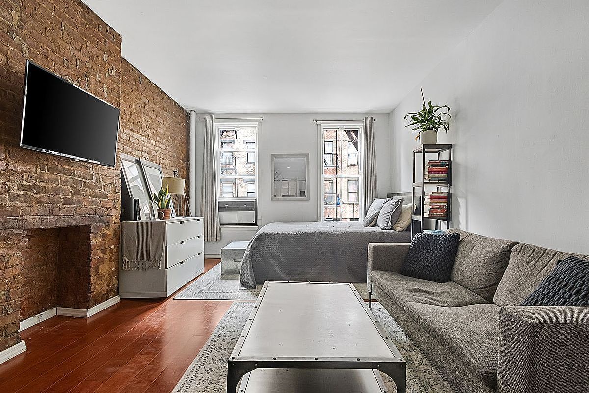 426 W 46th St APT 1A Manhattan, NY 10036  | Condominium