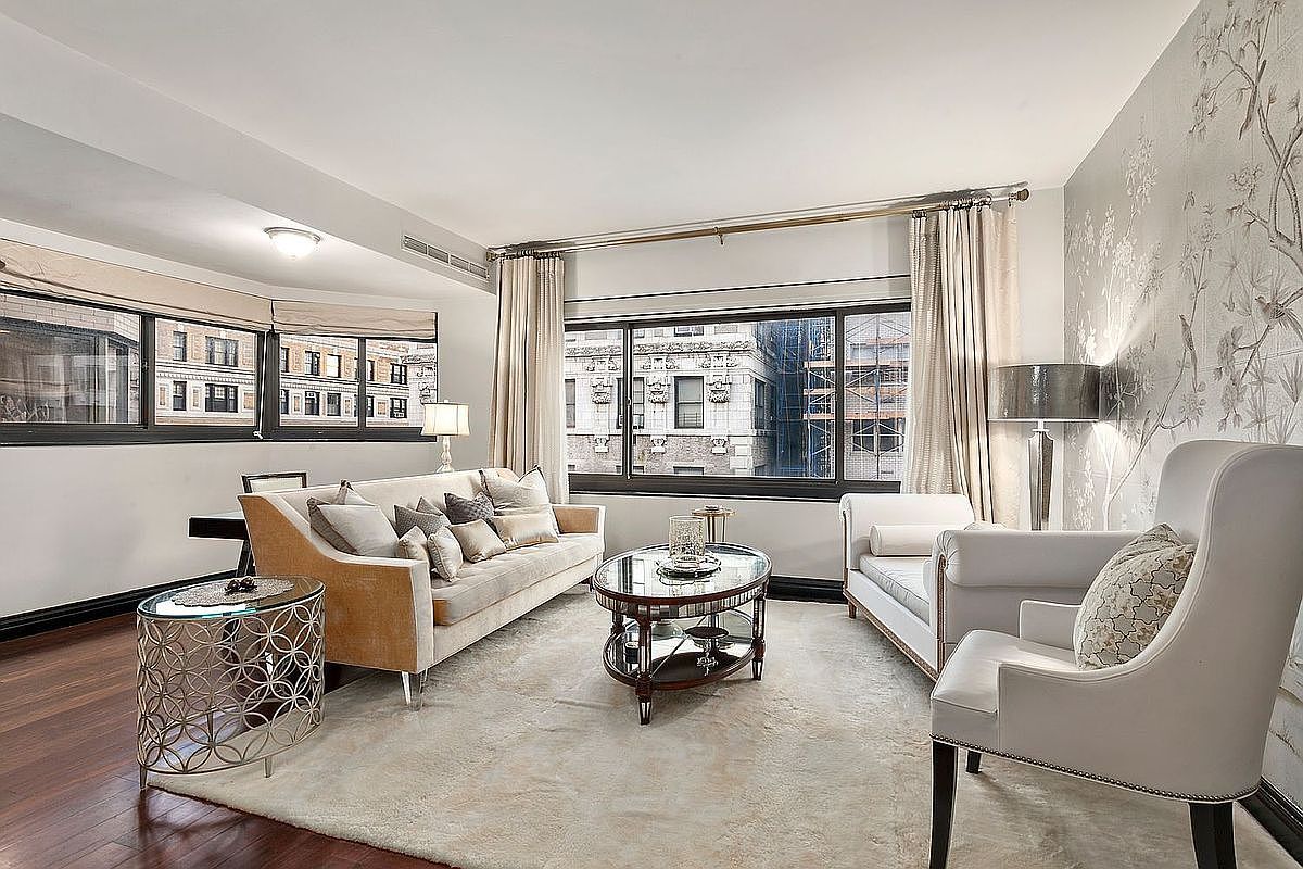 25 E 83rd St APT 10E New York, NY 10028, 10028