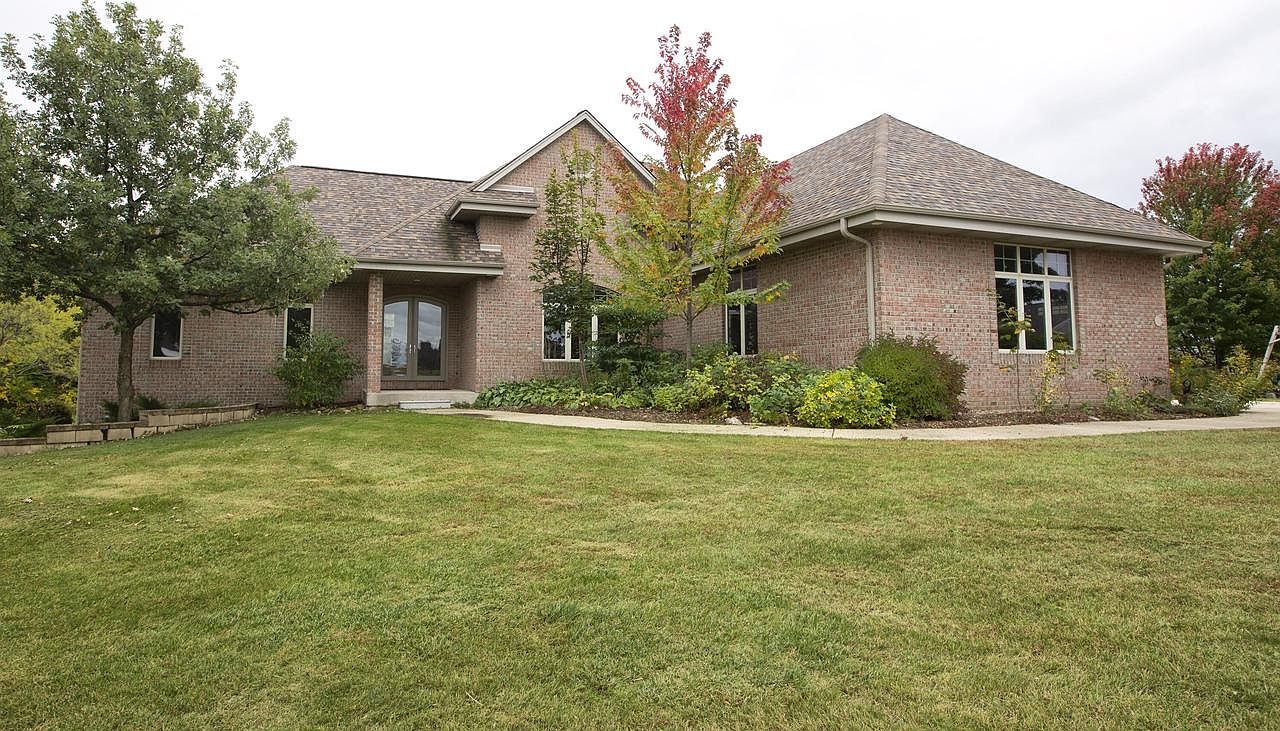 4707 W Jenna Ct Franklin, WI 53132 - Thumbnail 2