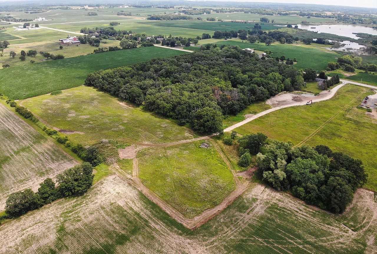 5202 County Highway H Racine, WI 53406 - Thumbnail 2