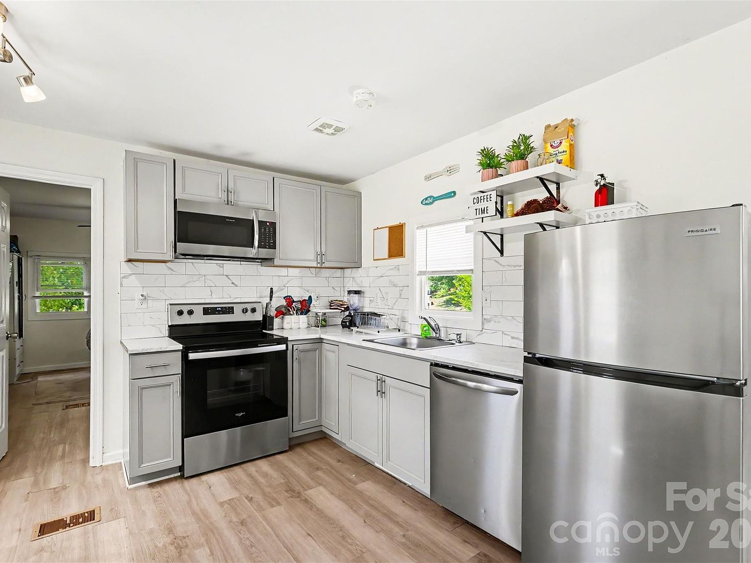 9937 Harwood Ln Charlotte, NC 28214, 28214