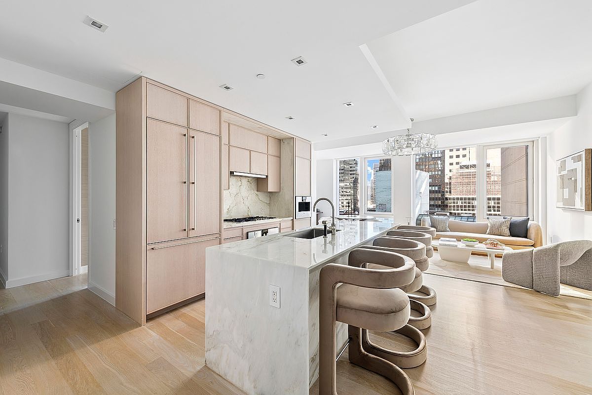 138 E 50th St APT 21A New York, NY 10022 - Thumbnail 2