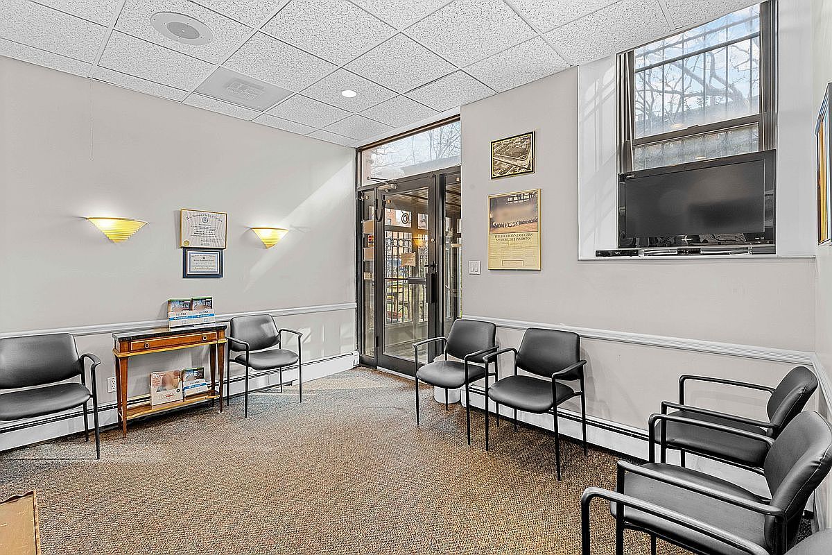 450 Clinton St Suite 1P Brooklyn, NY 11231  | Condominium