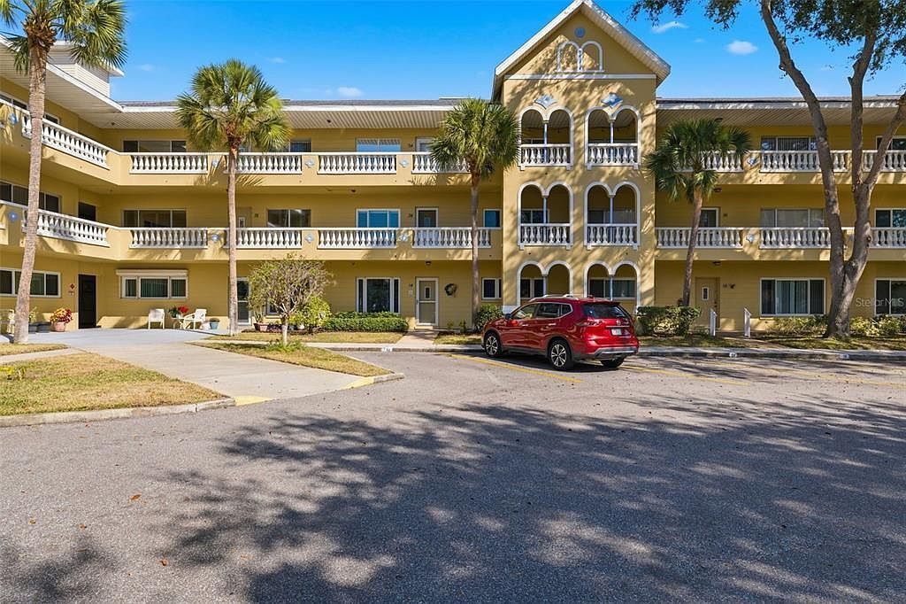 2220 Spanish Dr APT 14 Clearwater, FL 33763 - Thumbnail 2