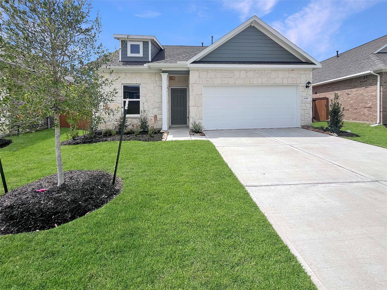 1606 River Scene Trl Dayton, TX 77535 - Thumbnail 2