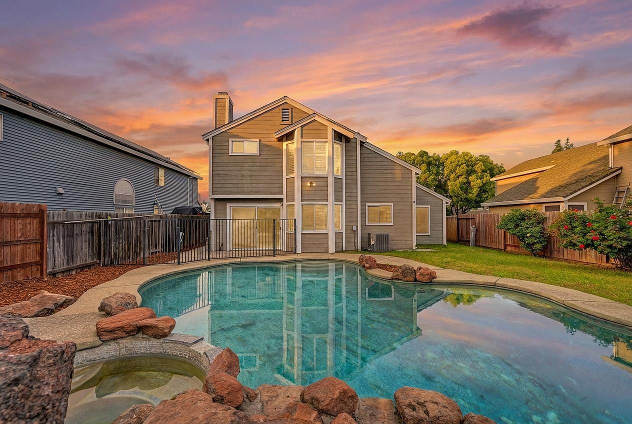 8239 Derbyshire Cir Sacramento, CA 95828  | Single Family