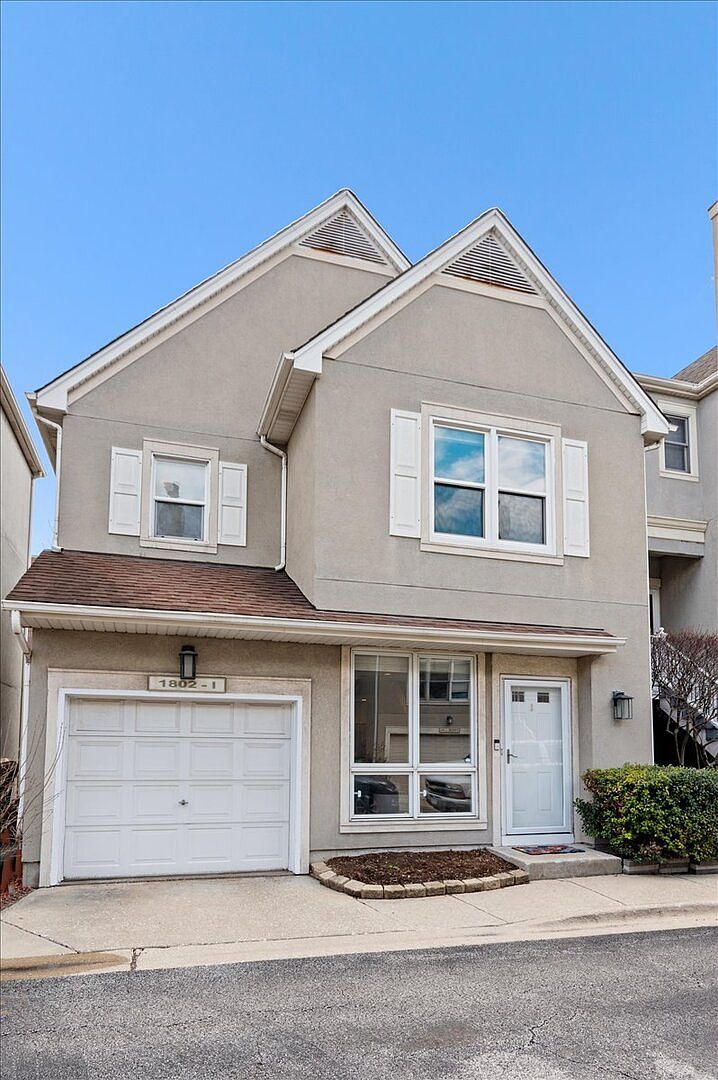 1802 W Diversey Pkwy #I Chicago, IL 60614  | Single Family