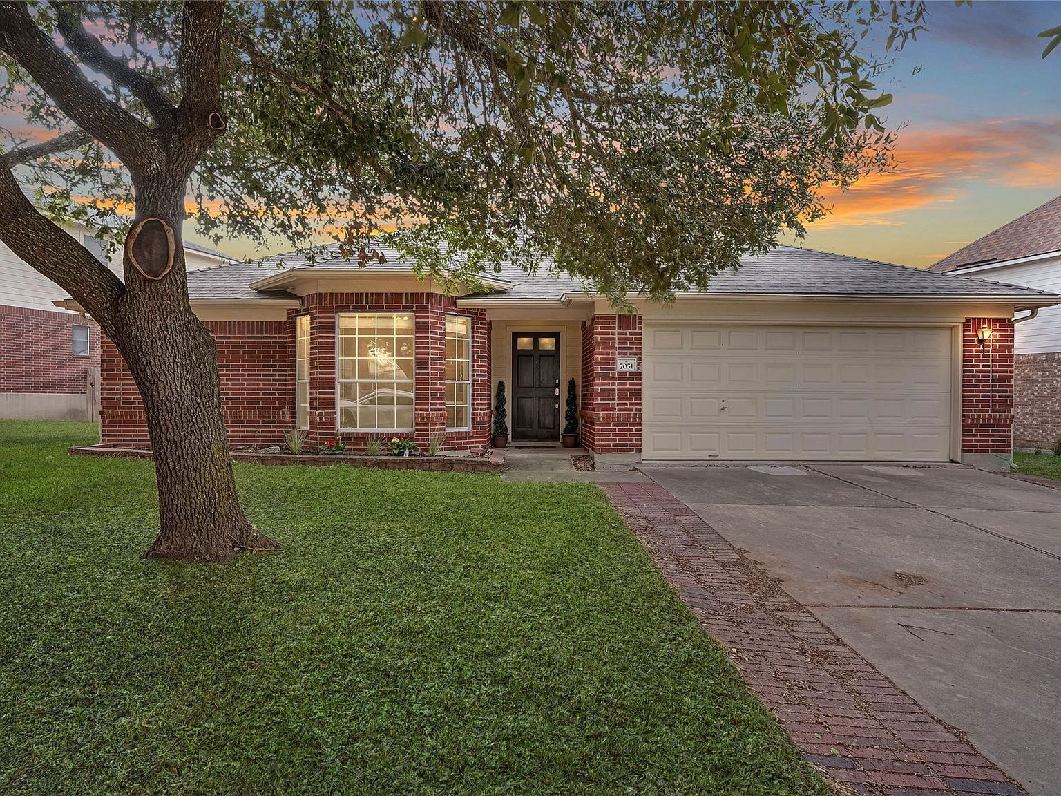 7051 Thistle Hill Way Austin, TX 78754 - Thumbnail 2