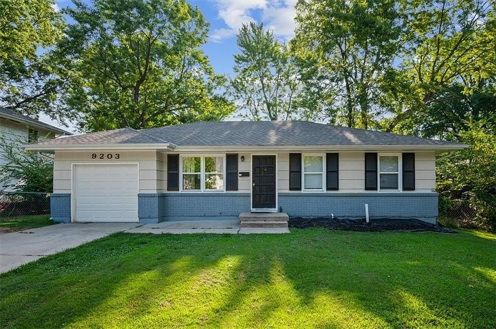 9203 Marsh Ave Kansas City, MO 64138 - Thumbnail 2