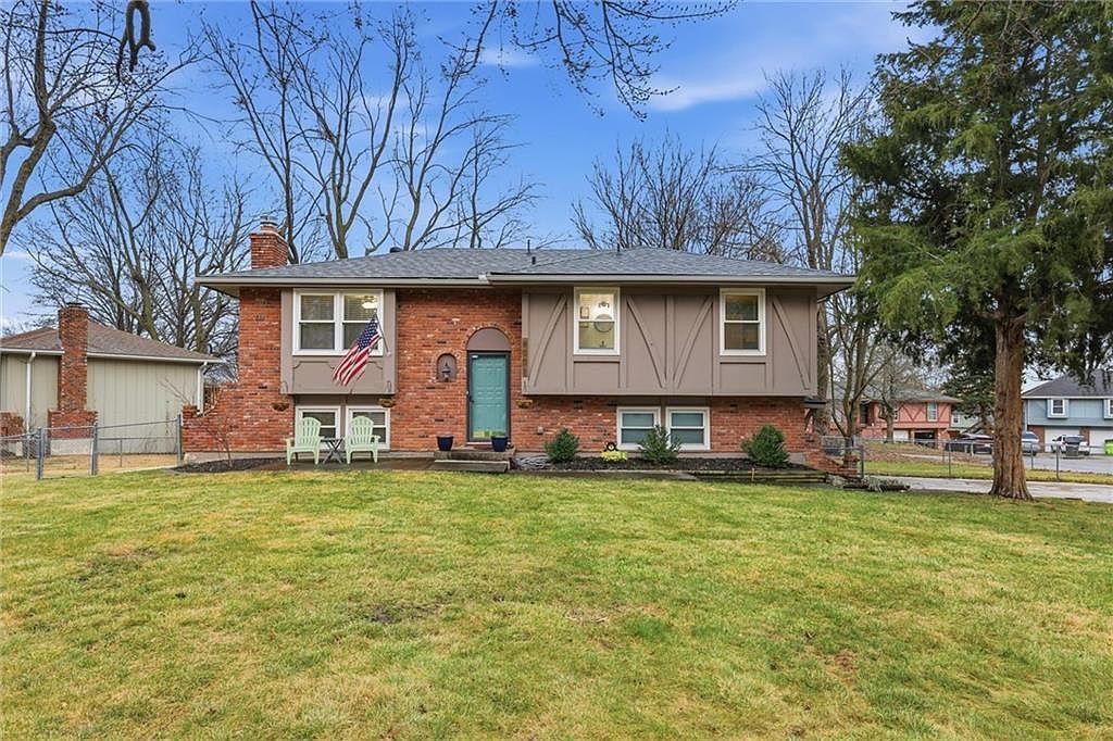 8001 Bel Ray Dr Belton, MO 64012 - Thumbnail 2