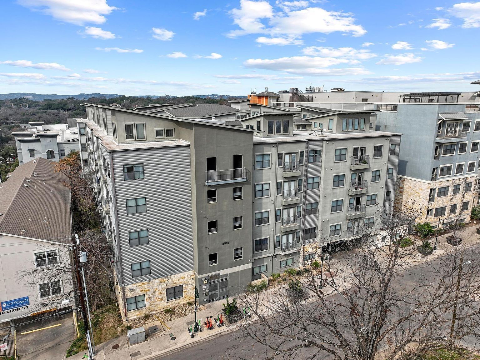 2502 Leon St APT 213 Austin, TX 78705 - Thumbnail 2