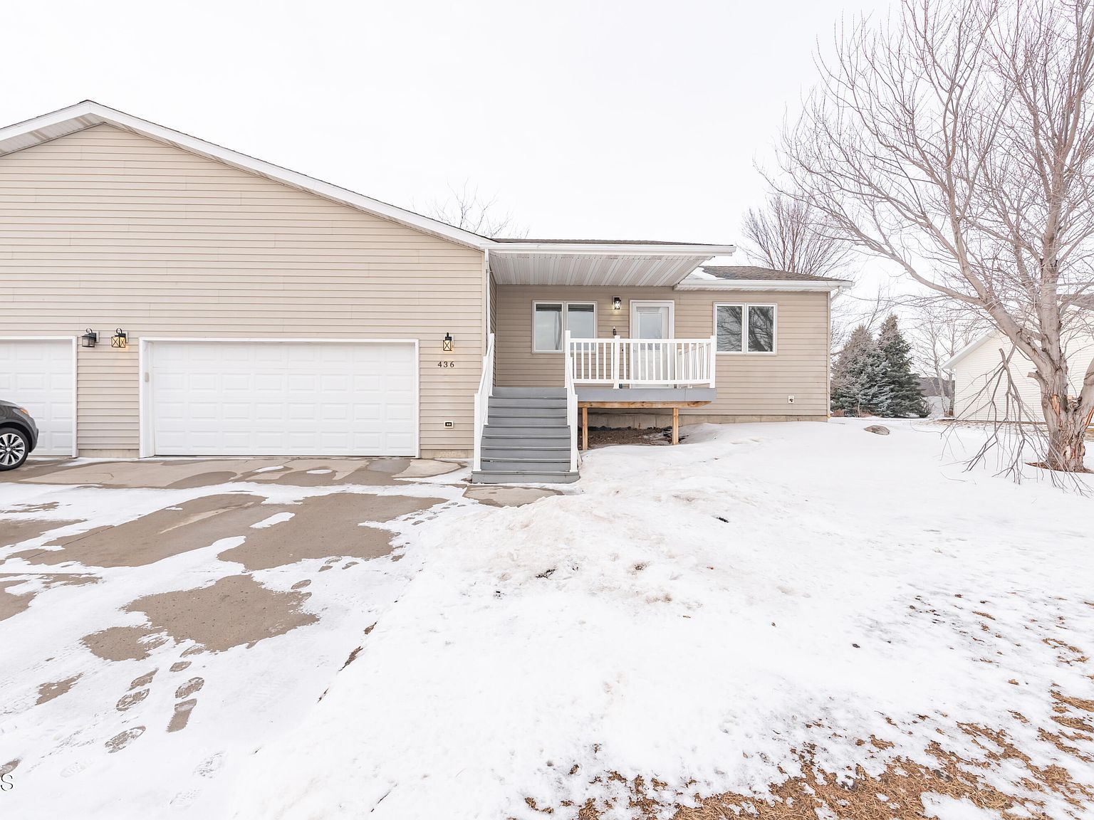 436 E Calgary Ave Bismarck, ND 58503 - Thumbnail 2