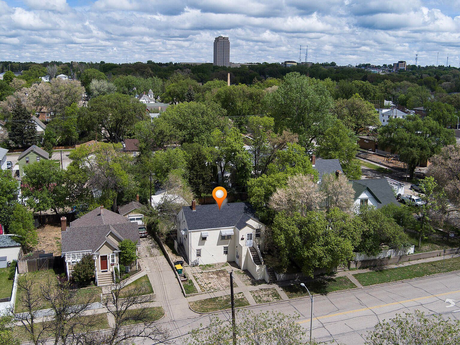 314 E C Ave Bismarck, ND 58501 - Thumbnail 2