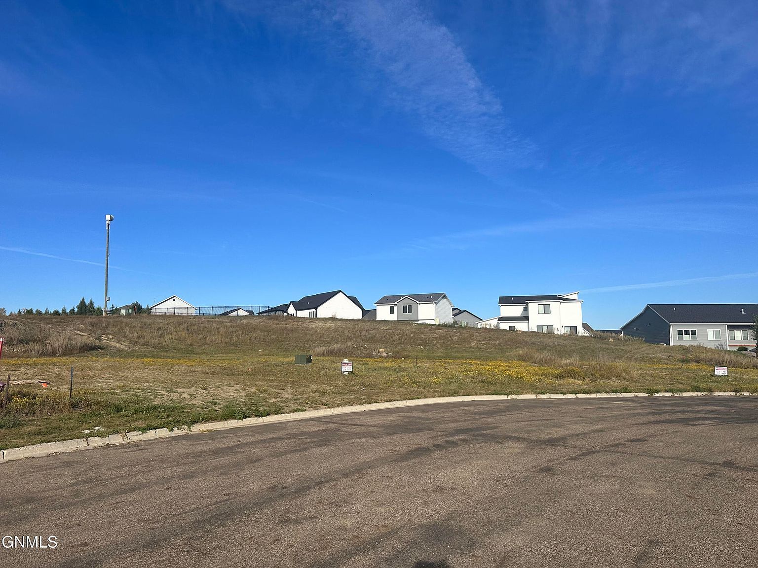 4807 Marsh Hawk Dr Bismarck, ND 58503 - Thumbnail 2