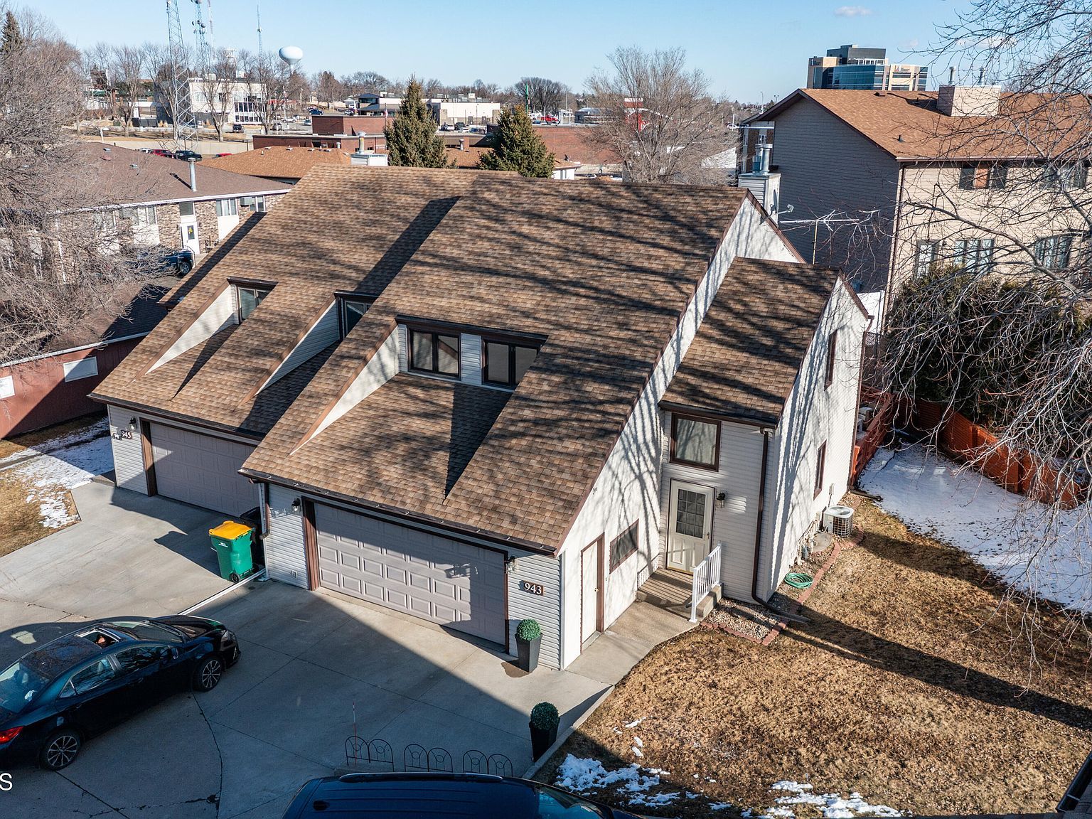 943 E Central Ave Bismarck, ND 58501 - Thumbnail 2