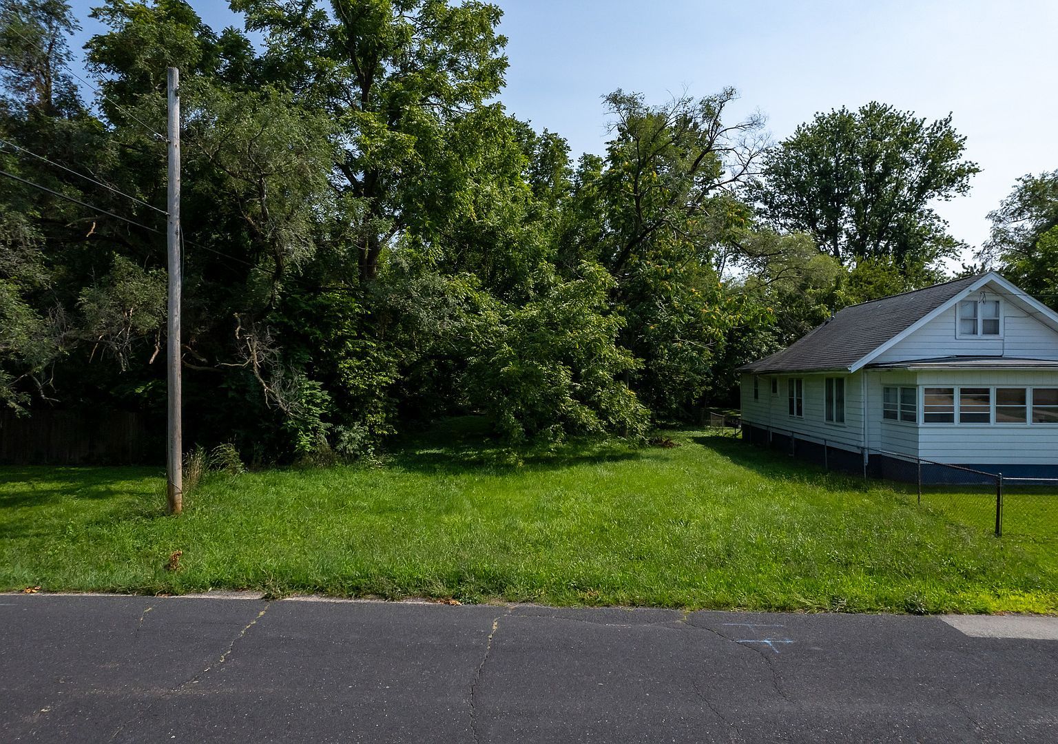 512 E Paris Ave Peoria, IL 61603 - Thumbnail 2