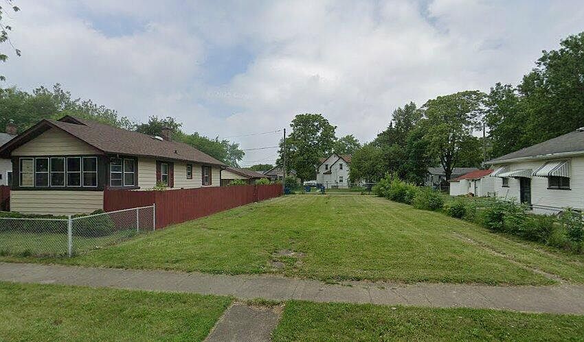 1441 E Oak St Kankakee, IL 60901, 60901
