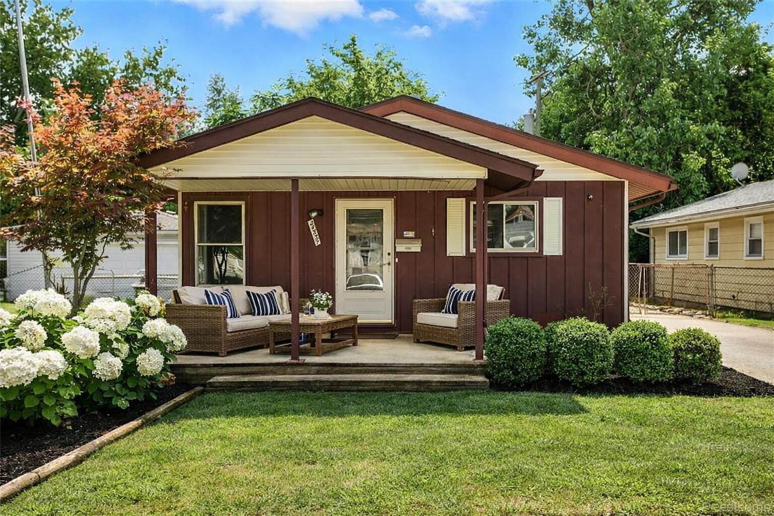 24337 Pennie St Dearborn Heights, MI 48125 - Thumbnail 2