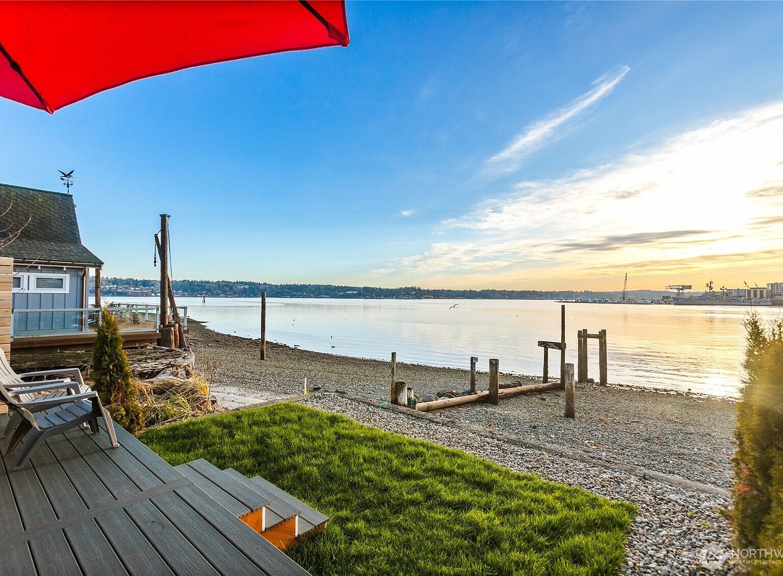 219 Shore Dr Bremerton, WA 98310 - Thumbnail 2