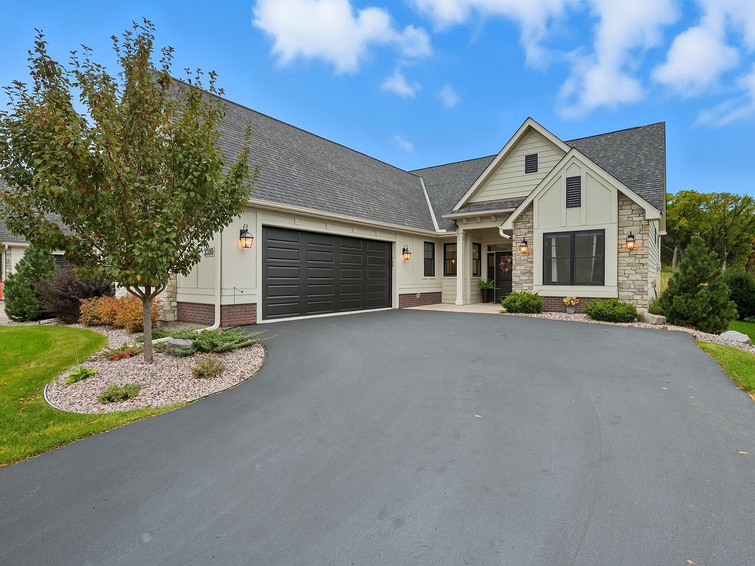 2310 Simply Living Ln Hudson, WI 54016 - Thumbnail 2
