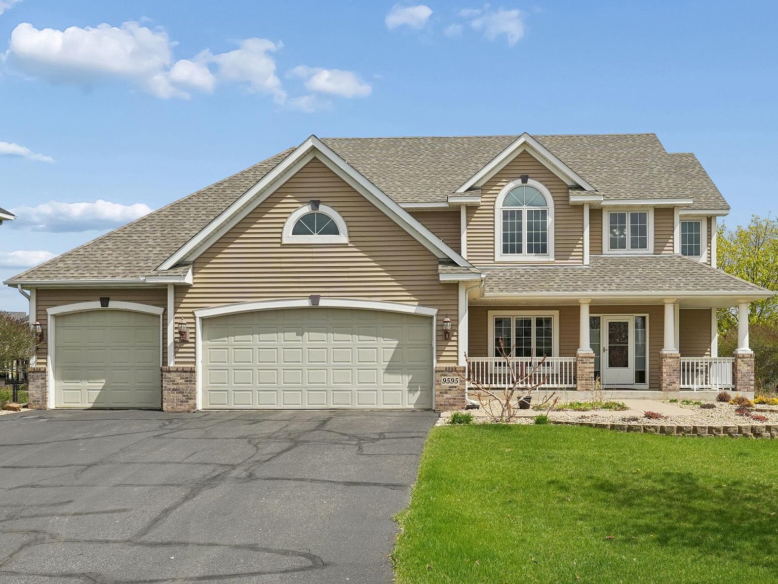 9595 Dunes Ave Cottage Grove, MN 55016 | Single Family