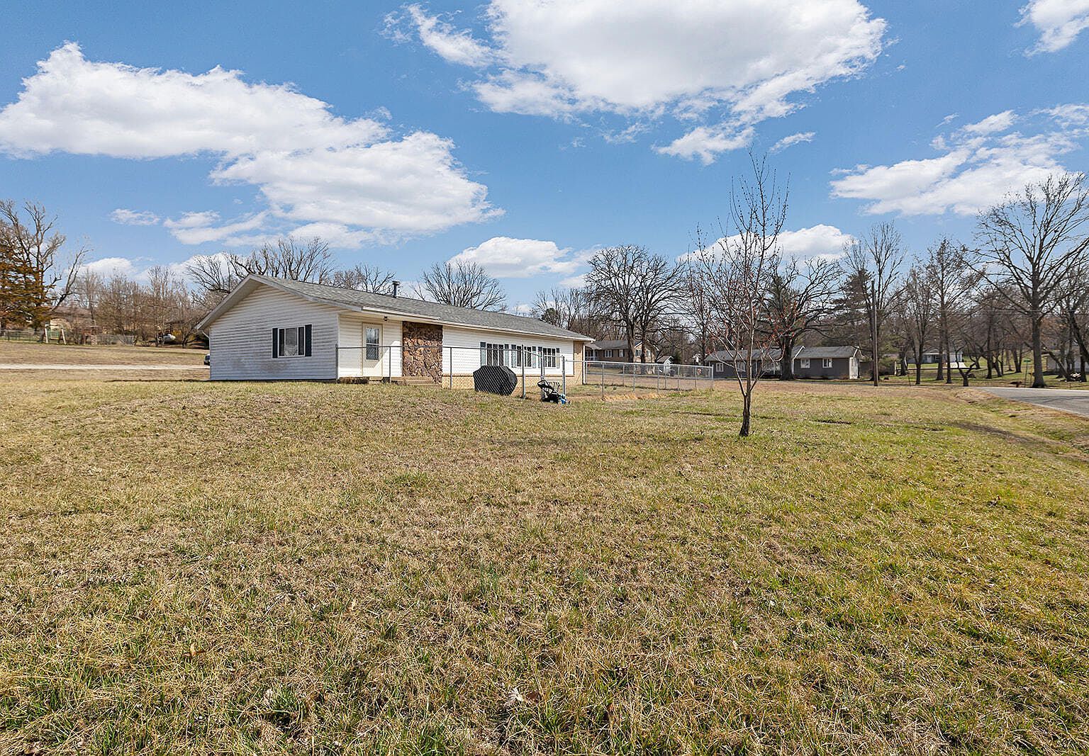 1302 Valley Ave Ava, MO 65608 - Thumbnail 2