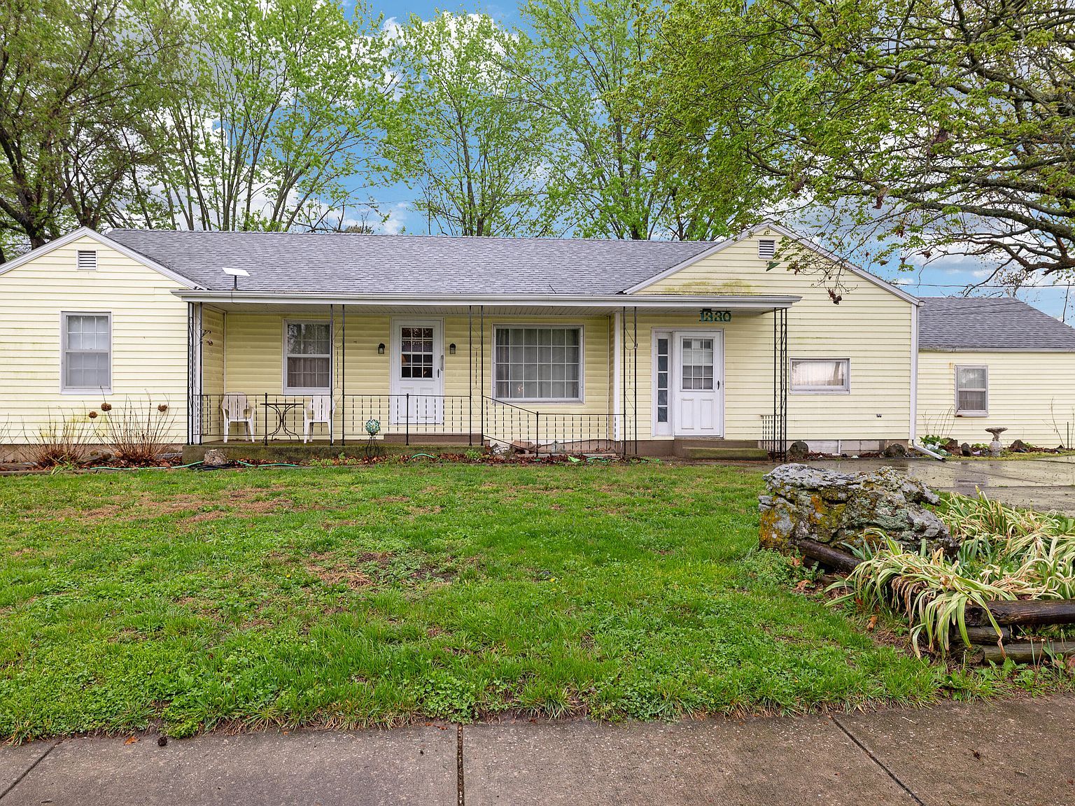 1330 E Division St Bolivar, MO 65613  | Single Family