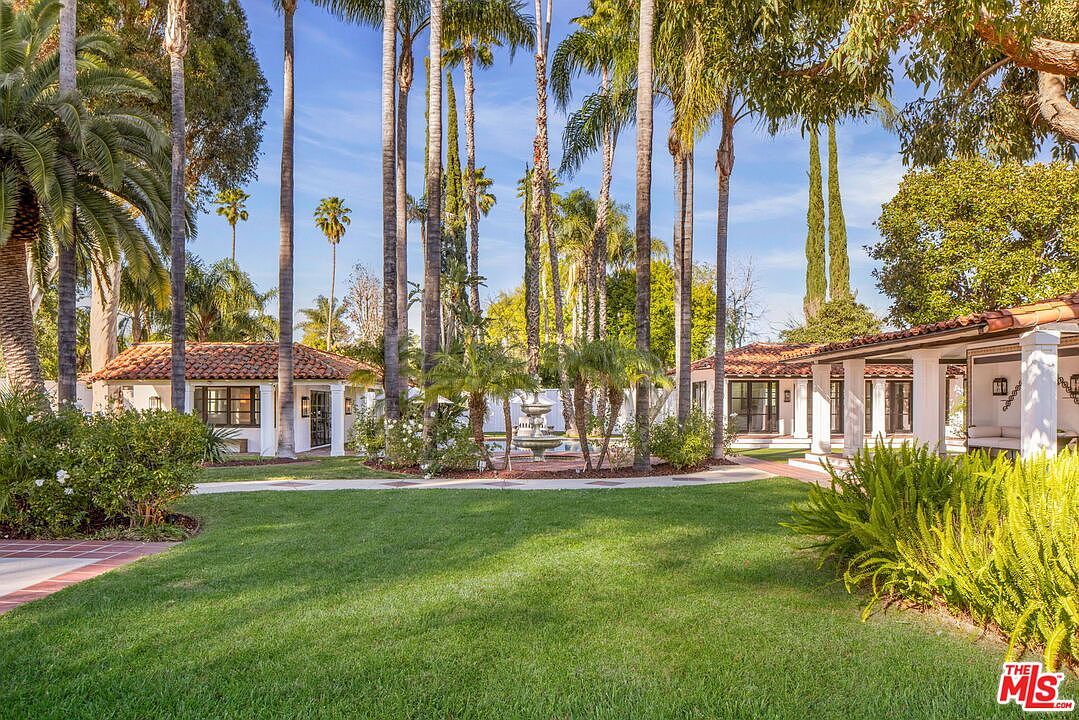 18625 Wells Dr Tarzana, CA 91356 - Thumbnail 2