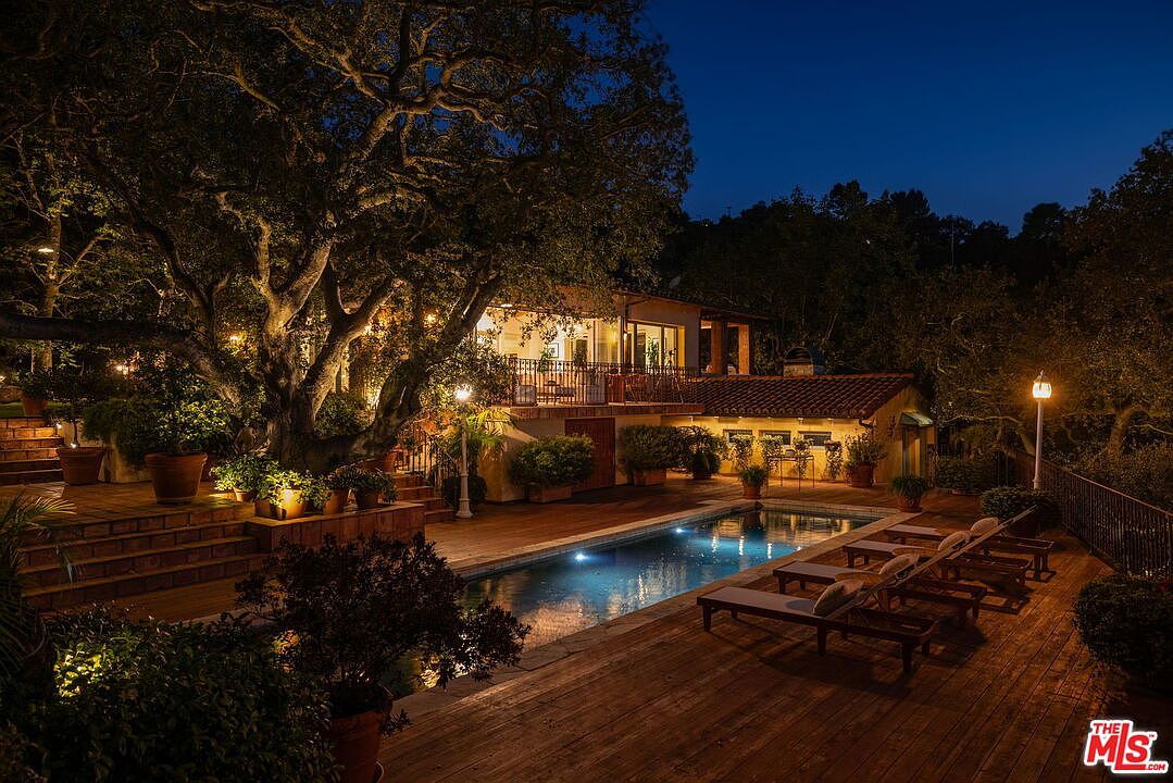 13341 Mulholland Dr Beverly Hills, CA 90210, 90210