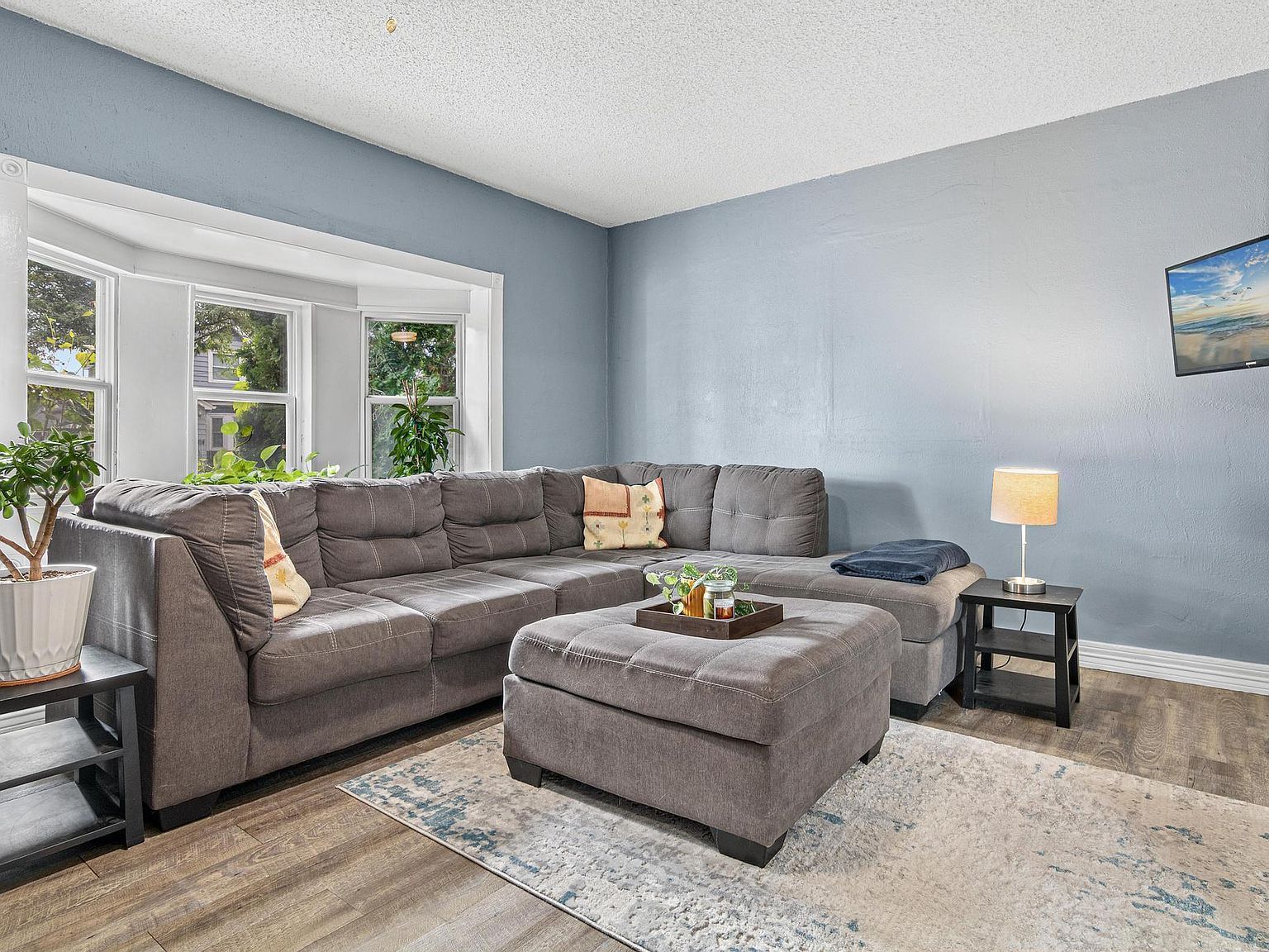 653 19th Ave NE Minneapolis, MN 55418 - Thumbnail 2