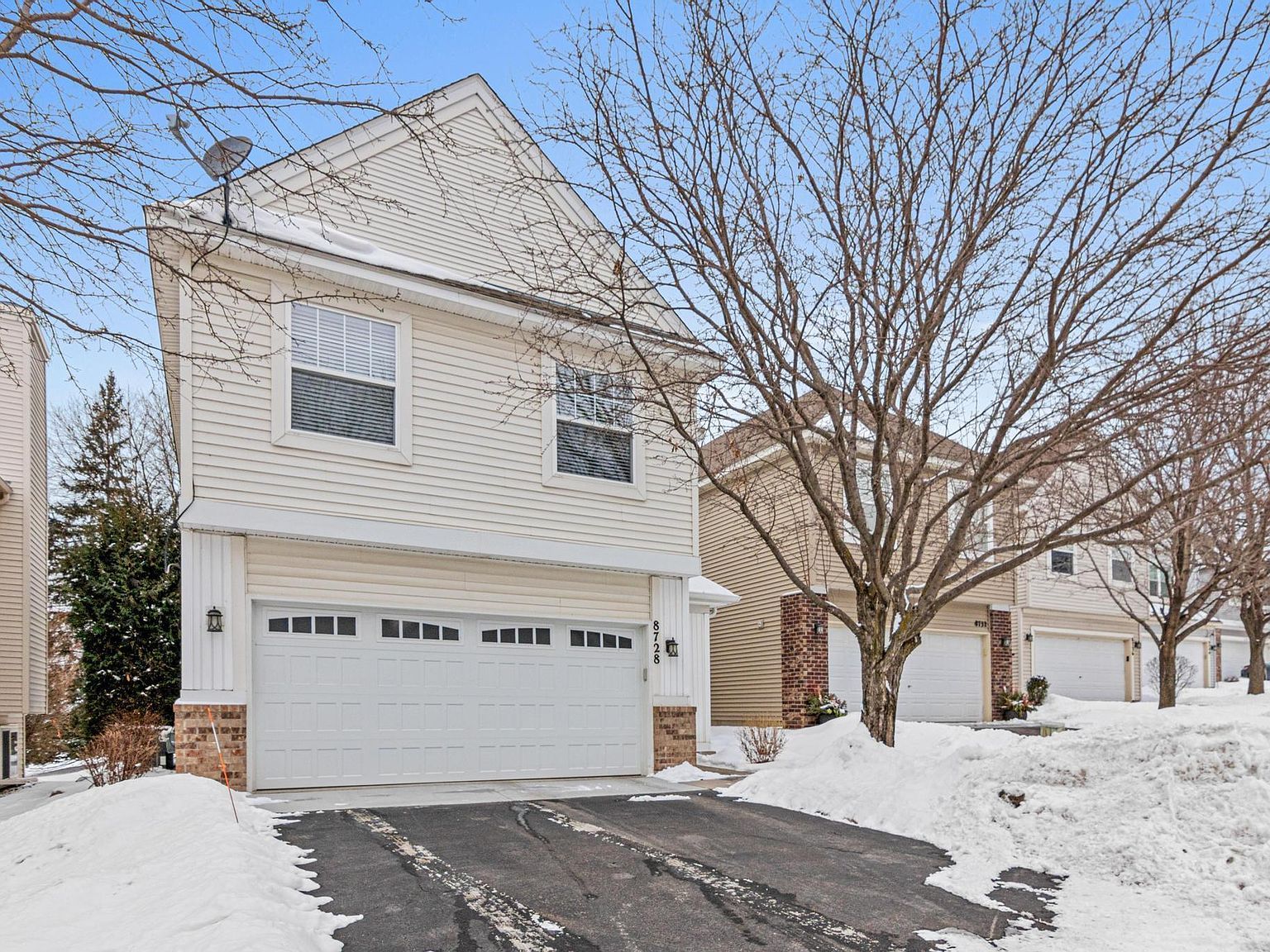 8728 N Bay Dr Chanhassen, MN 55317 - Thumbnail 2